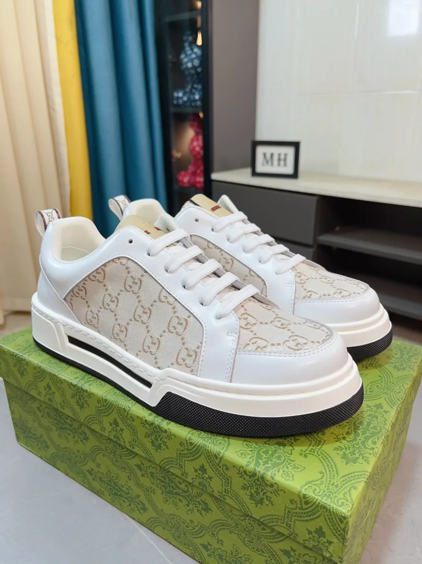 Men's shoes 💰420🌹🌹[GUCCI] Gucci's new lace-up casual men's shoes are on the market first, and the materials and workmanship are superior to all versions on the market. The highest quality shipped first-layer cowhide with imported original perforated materials➕genuine leather lining, privately molded soft outsole, high foot comfort, imported special materials highlight the brand's unique charm, high-end customization 38-44